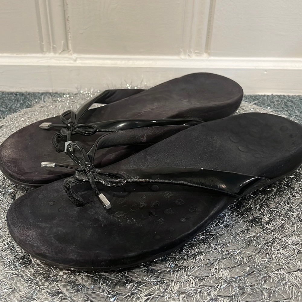 Vionic Bella Toe Post Sandal Black